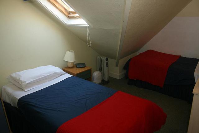 The Knoll Guesthouse Newport  Zimmer foto