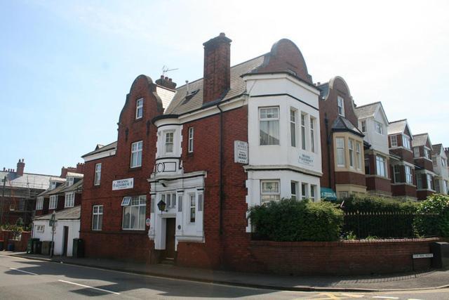 The Knoll Guesthouse Newport  Exterior foto